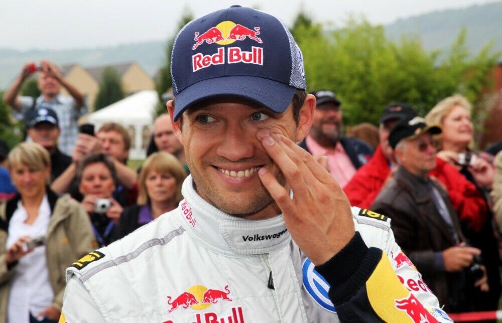 Damit hatte Sebastian Ogier wohl nicht gerechnet. Er hatte am Freitag sein Auto so stark beschädigt, dass er die Prüfung abbrechen musste