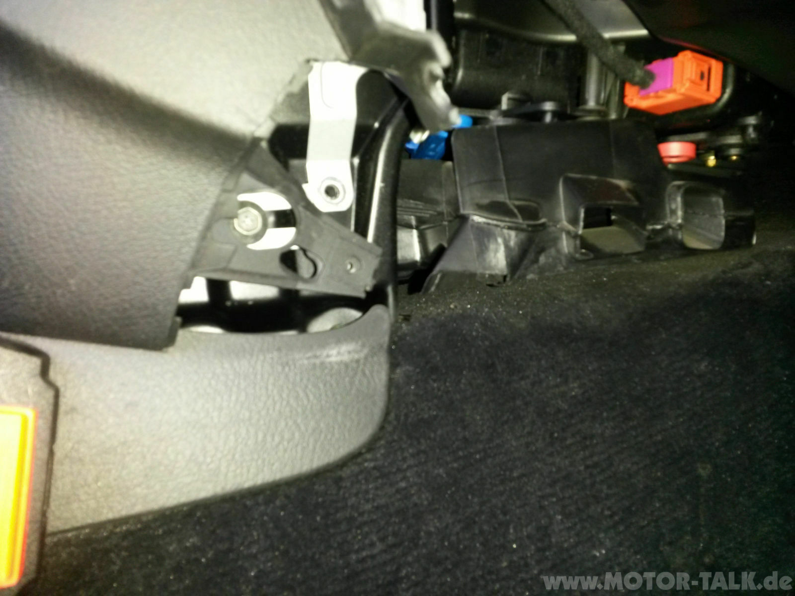 Climatronic: Wechsel der Stellmotoren. Armaturenbrett bleibt drin.