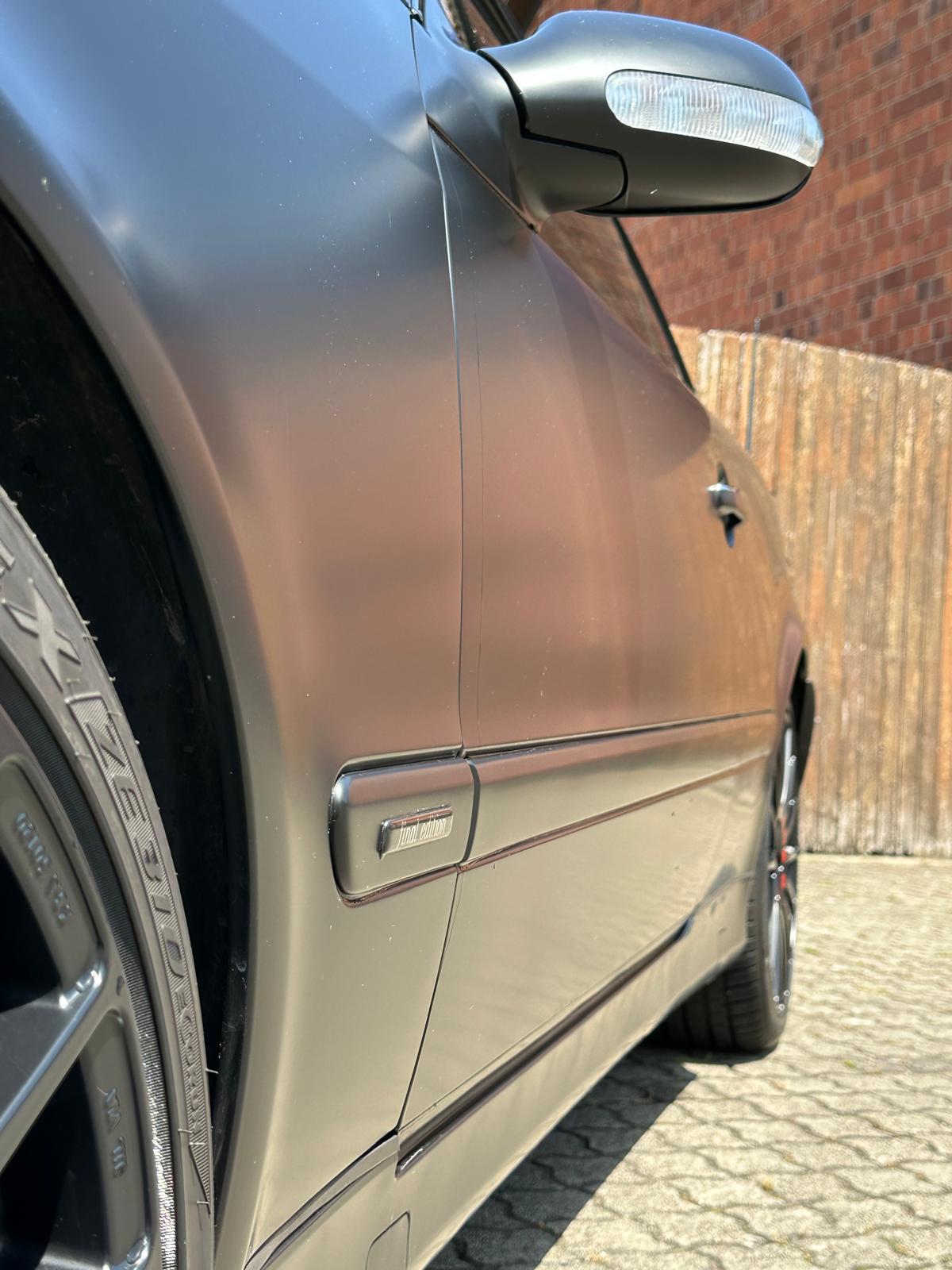 CLK Cabrio 208 / 2003 Final Edition / Zierleisten Tür Clips
