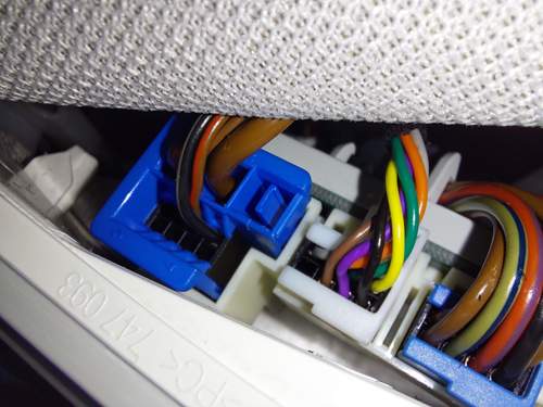 Nicht der richtige 8pol. weiße Stecker