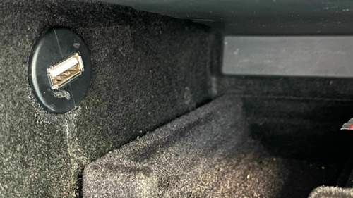 Anschluss CarPlay.jpg