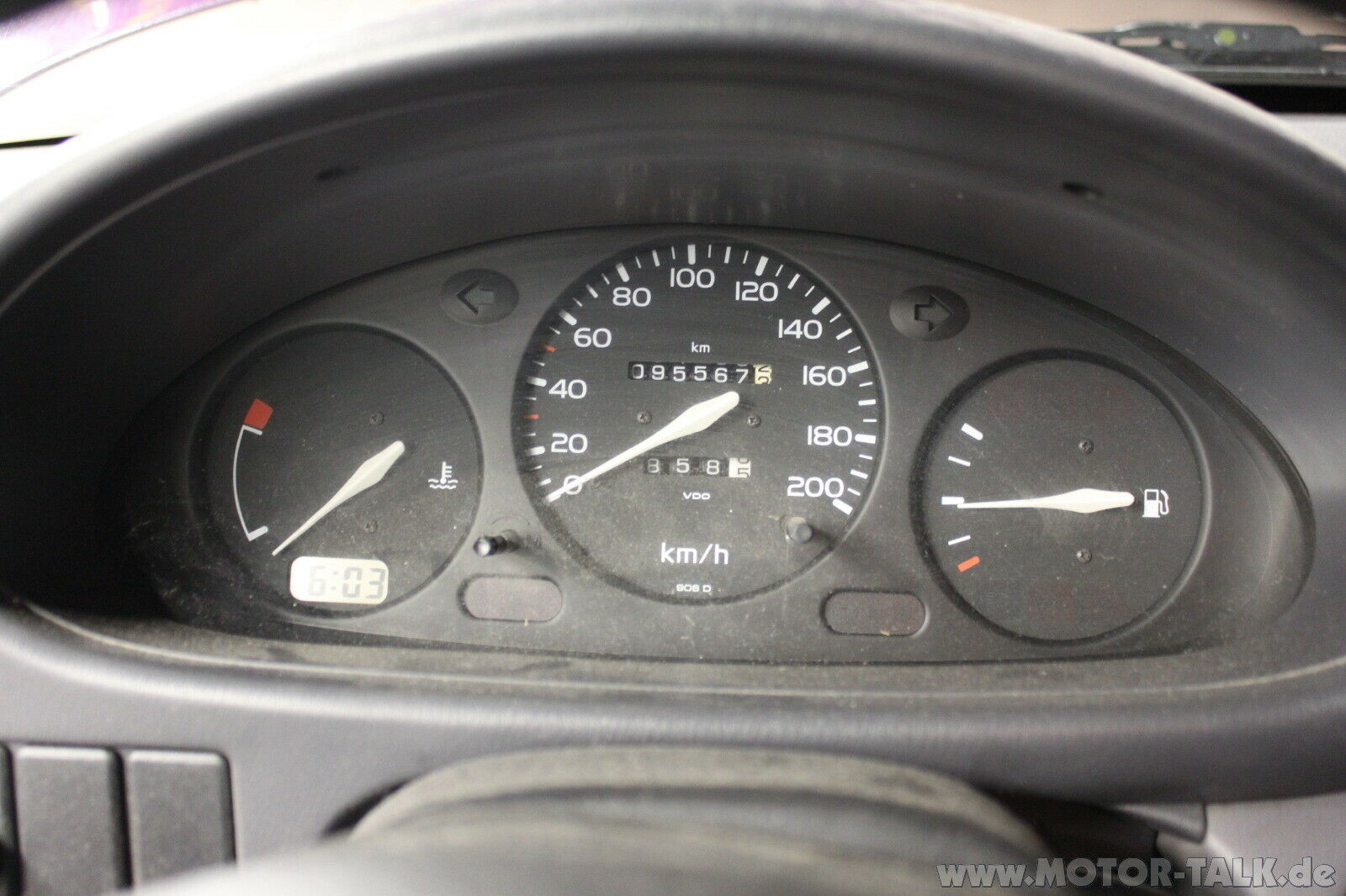 Kein Drehzahlmesser, wenig Laufleistung. Der Micra muss die 100.000 erst noch knacken