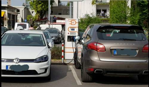 Einer parkt falsch