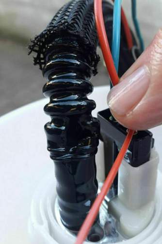 Gerissener Schlauch Intank-Pumpe