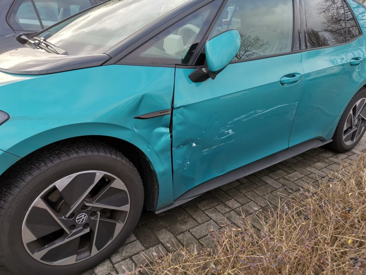 Crash und Fahrerflucht