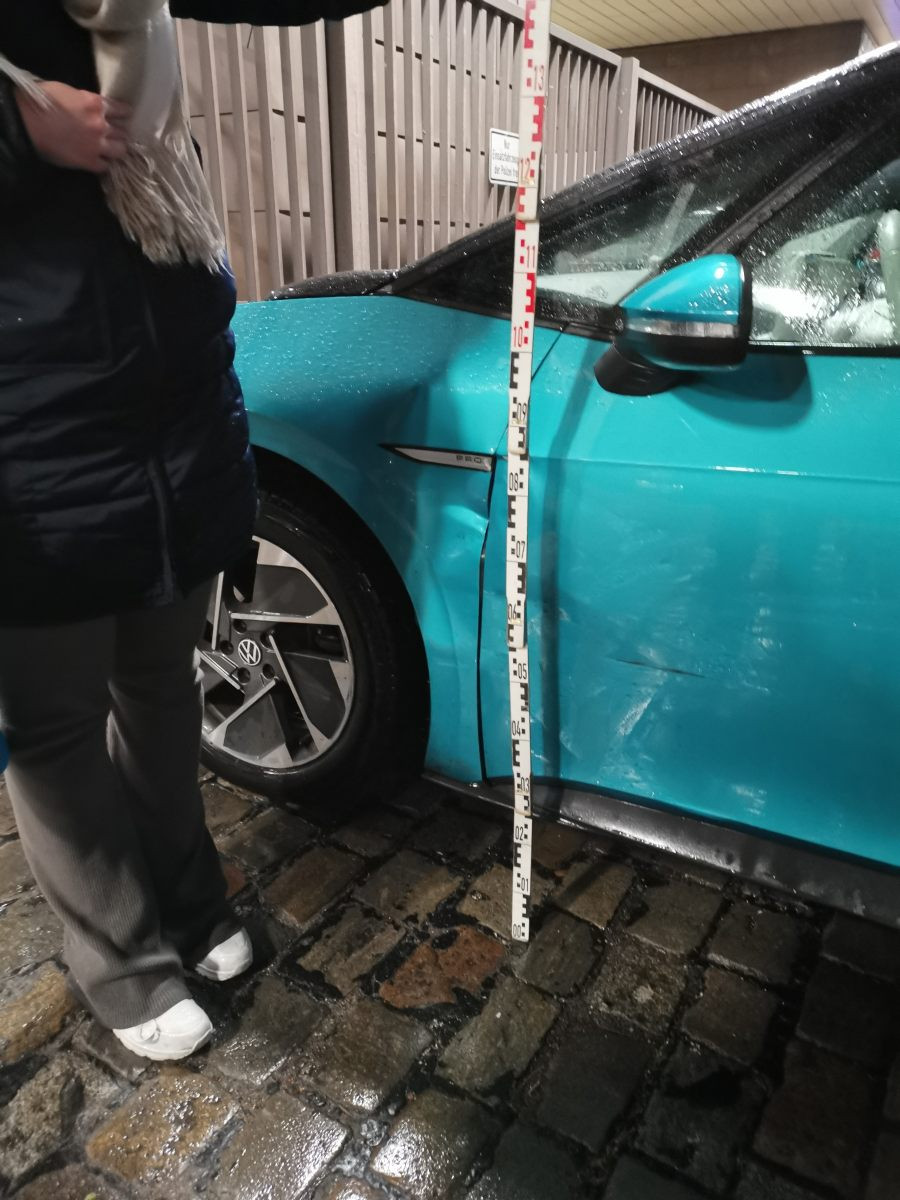 Crash und Fahrerflucht