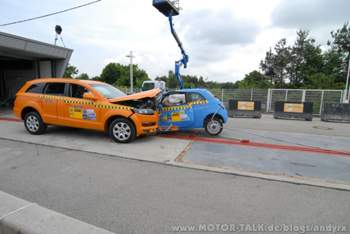 ungleiche Paarung Audi  Q7 vs. Fiat 500