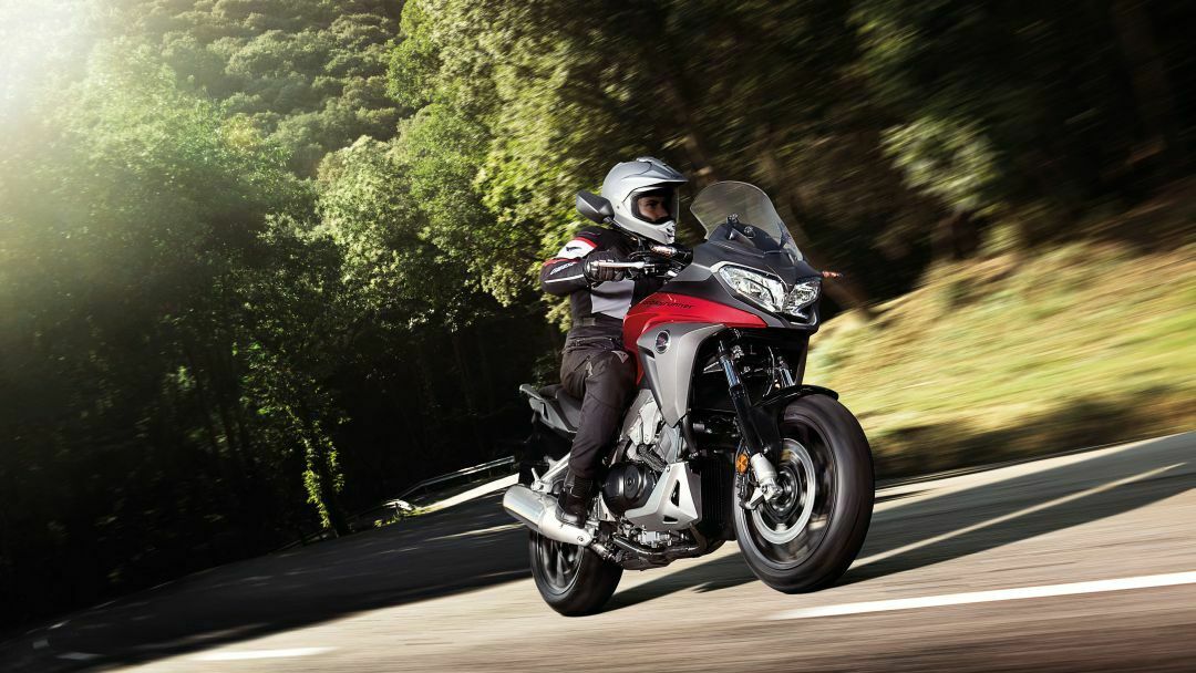 Nach dem Facelift ähnelt die Honda VFR 800X Crossrunner der Reiseenduro Crosstourer