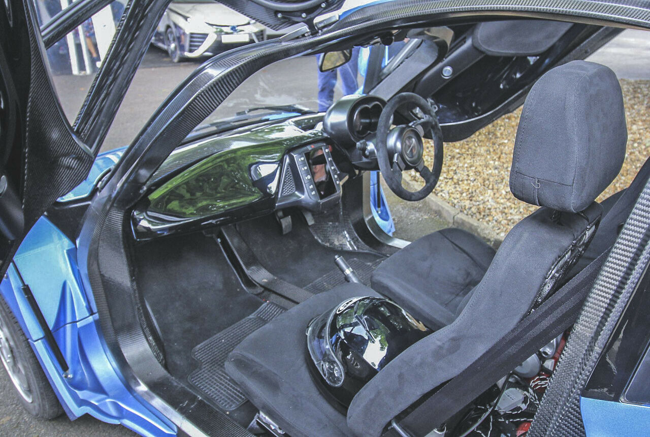 Im Riversimple Rasa finden zwei Personen in einem Carbon-Monocoque Platz