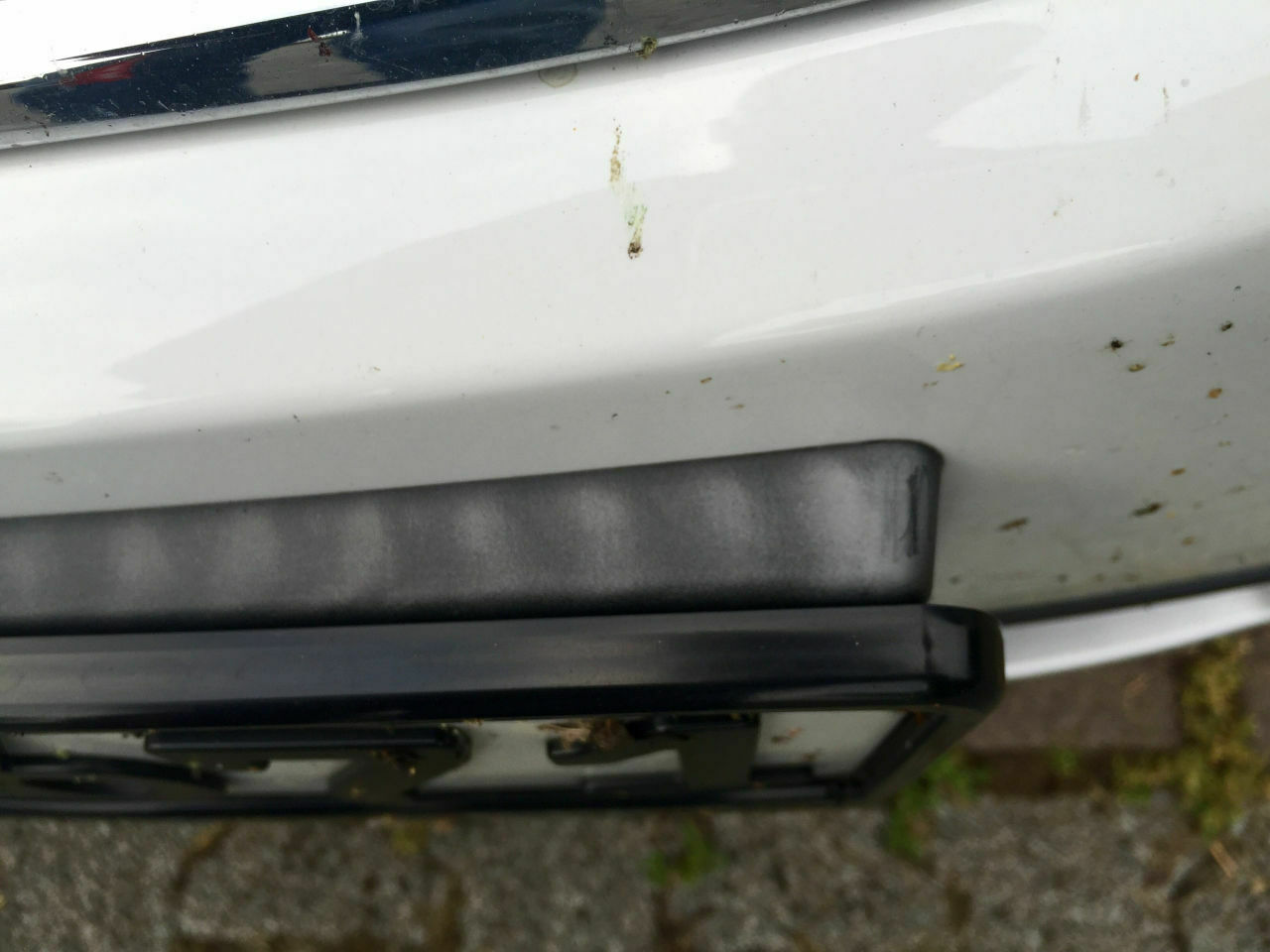 Cruze-Spiegelhalter werden weiß