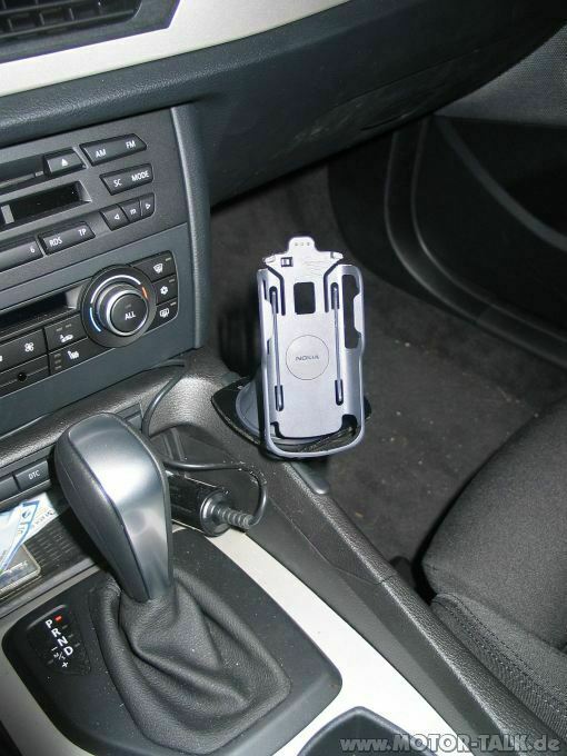 Cuphalter als Halter für Handy/Navi