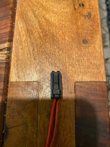 Fertiger TE Connectivity Stecker fuer DAB Modul.jpg