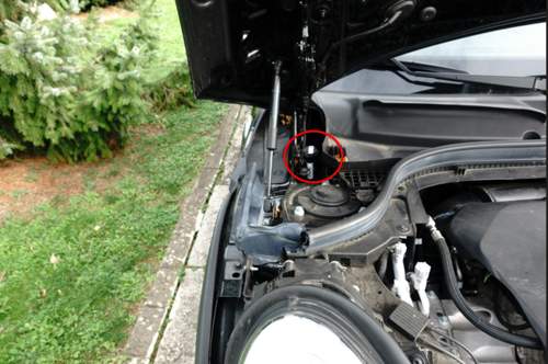 Dämpfer aktive Motorhaube rechts