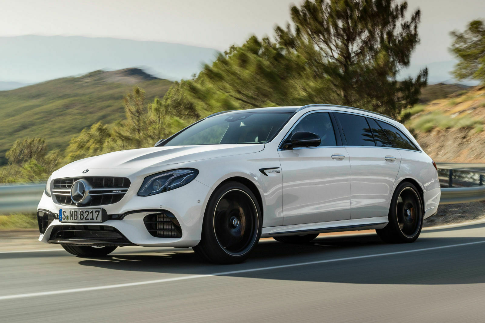 Der wichtige CO2-Flottenausstoß steigt bei Daimler im "Jahr der Dreamcars" wieder - BMW konnte zwei Gramm einsparen, bis 2021 muss jährlich um knapp fünf Gramm reduziert werden
