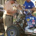 Dakar 2011: Mechaniker bei der Arbeit