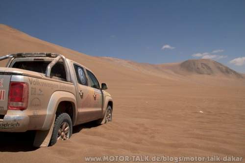 Dakar 2011: Amarok spielt im Sand