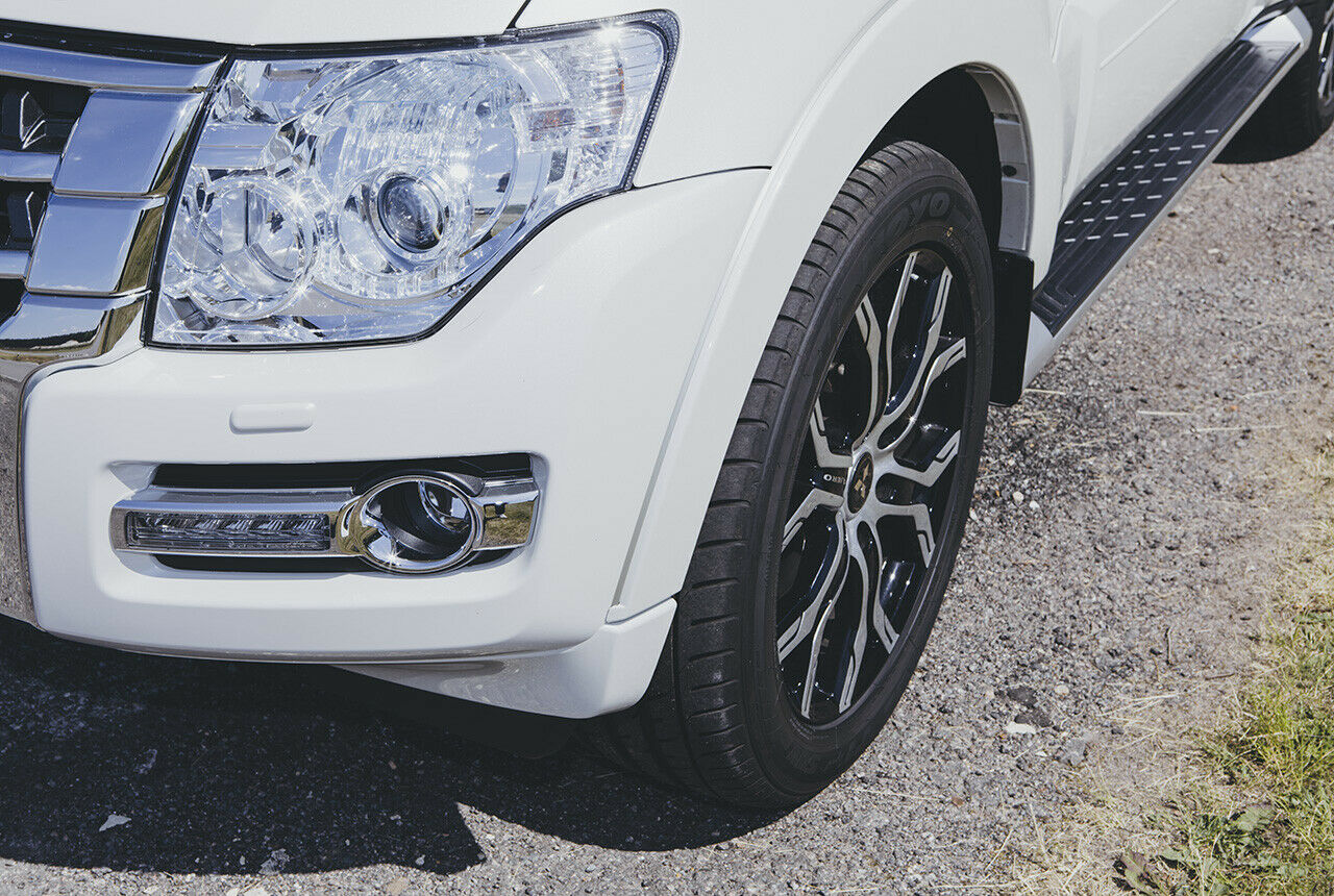 Xenon-Scheinwerfer mit LED-Tagfahrlicht im Mitsubishi Pajero