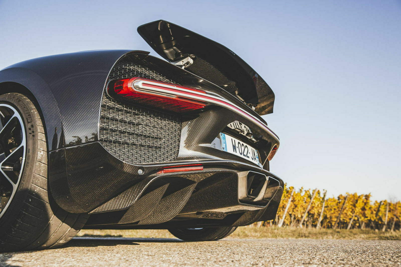 Von wegen Schwarz: Bugatti Chiron in Sichtcarbon