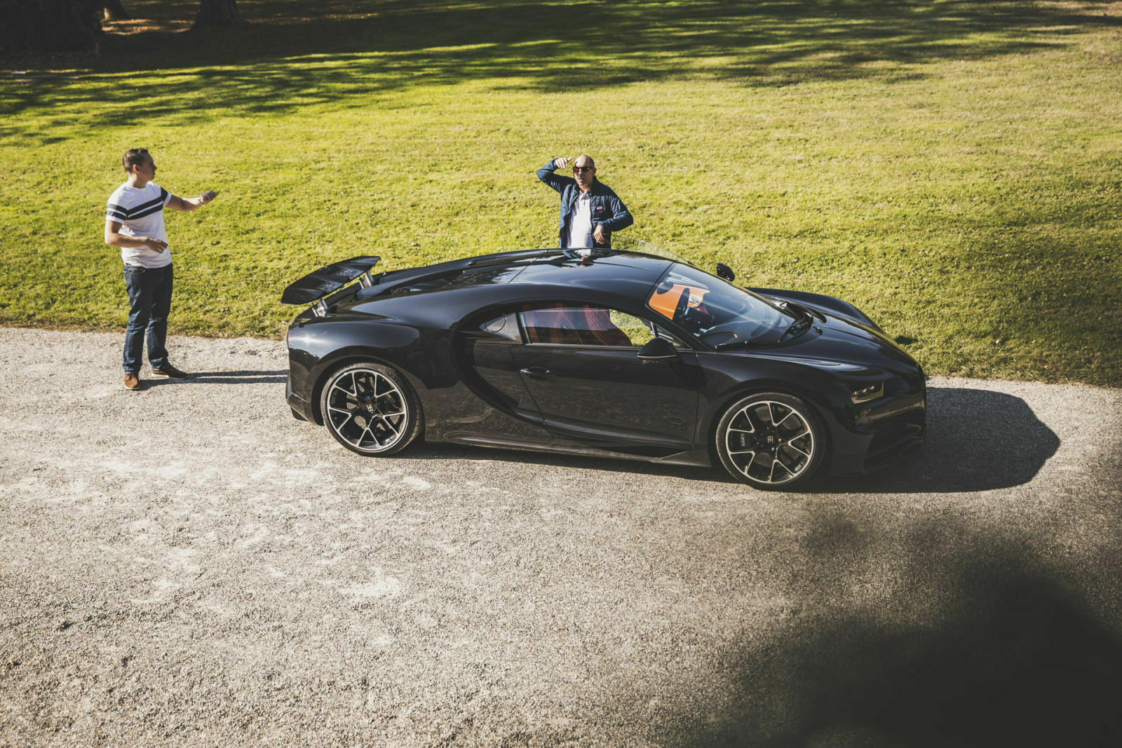 Erste Stunde, Bugatti-Kunde bei Herrn Wallace. Constantins neues Lieblingsfach