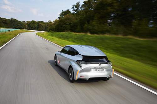 Bis Tempo 120 kann der Eolab rein elektrisch fahren