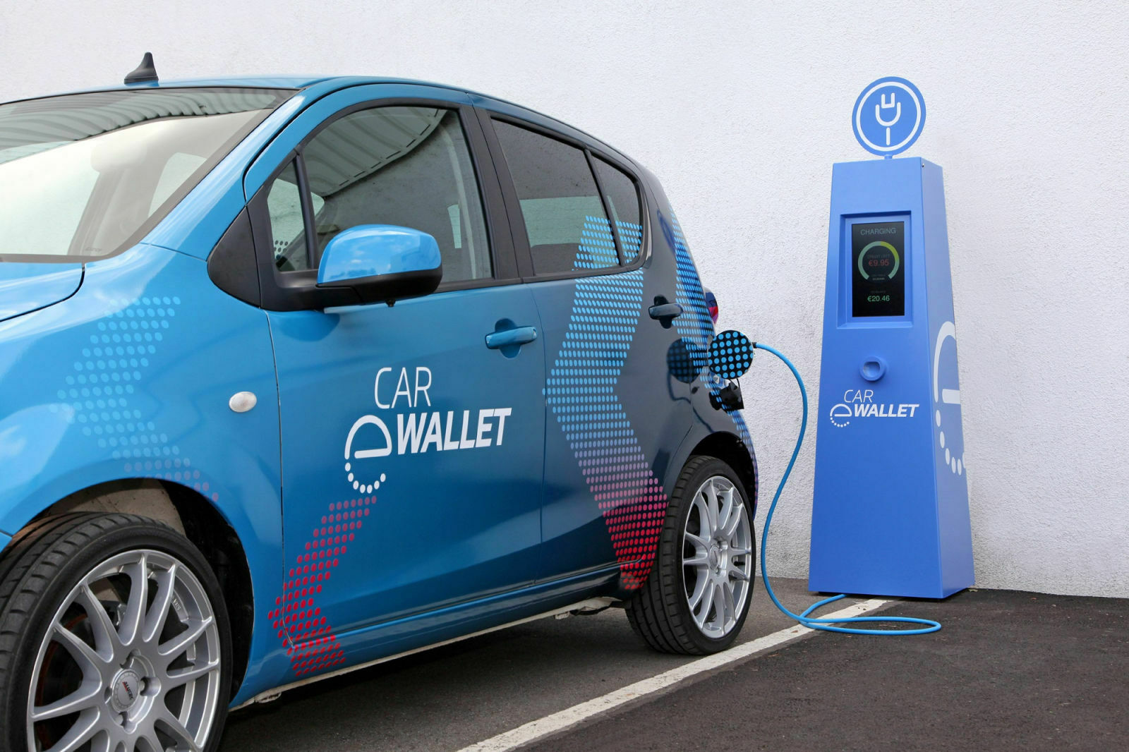 Das Auto der Zukunft soll nicht nur allein fahren, sondern auch allein zahlen