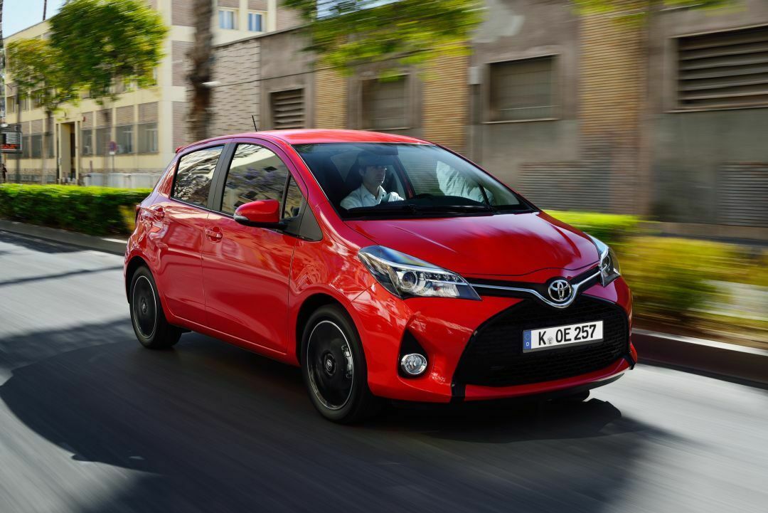 Der neue Toyota Yaris sieht nach dem Facelift ein bisschen so aus wie der kleinere Aygo