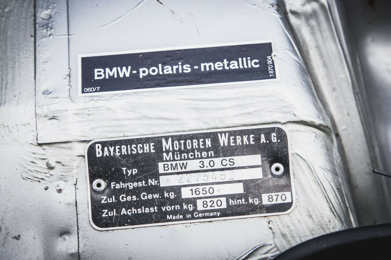 Leer bringt der 3.0 CSL 1.270 Kilogram auf die Waage