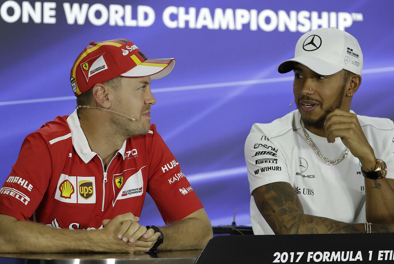 Am Wochenende wollen sowohl Ferrari-Pilot Sebastian Vettel als auch Mercedes-Fahrer Lewis Hamilton ihren vierten Sieg in Abu Dhabi. In der nächsten Saison wollen beide den fünften Titel