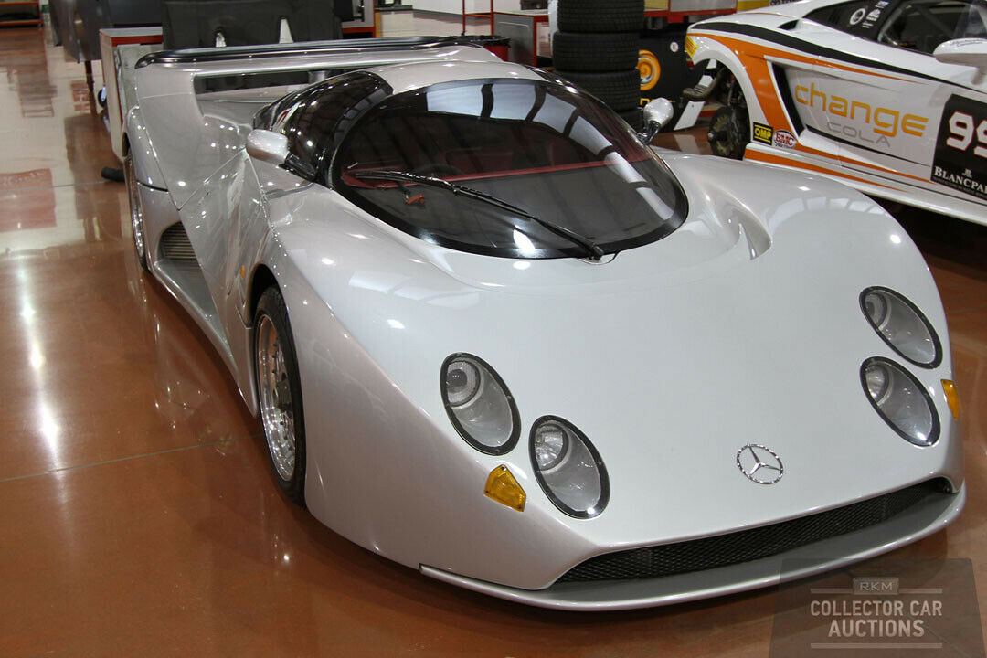 Der C1000 bringt es mit einem Biturbo-V8 von Mercedes auf eine Höchstgeschwindigkeit von 431 km/h