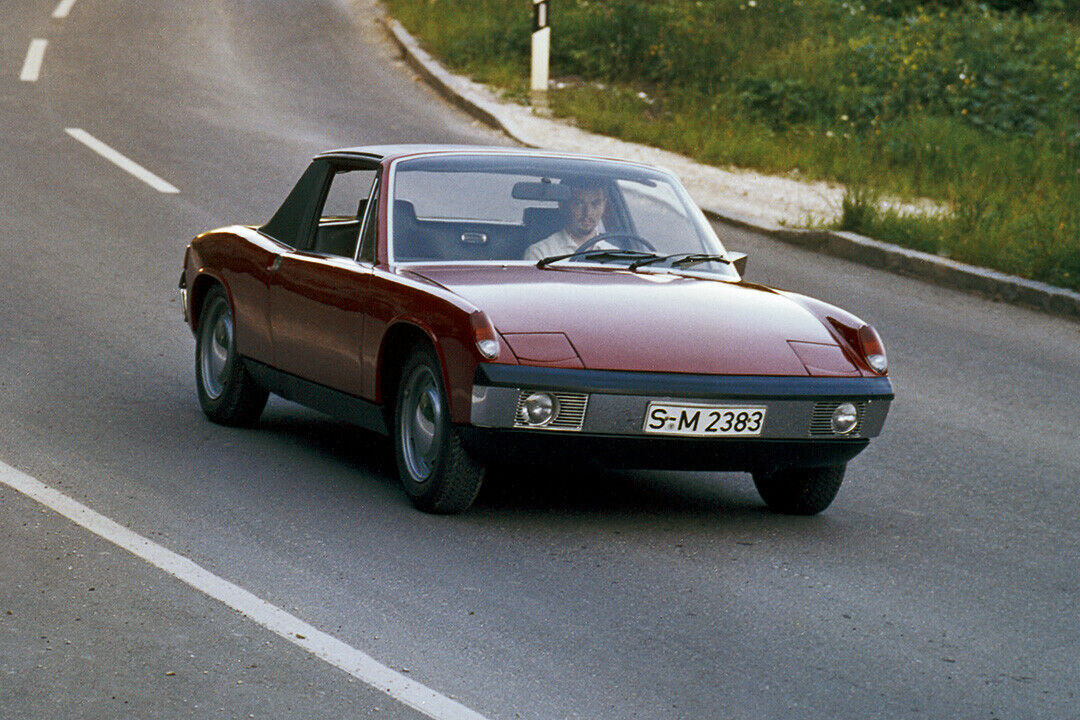 Vom Porsche 914 baute Karmann die Version mit Vierzylinder-Boxer, der 914/6 wurde in Stuttgart bei Porsche gefertigt