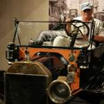 Probesitzen unseres Autors Helmut Möller im Ford T-Modell Baujahr 1913