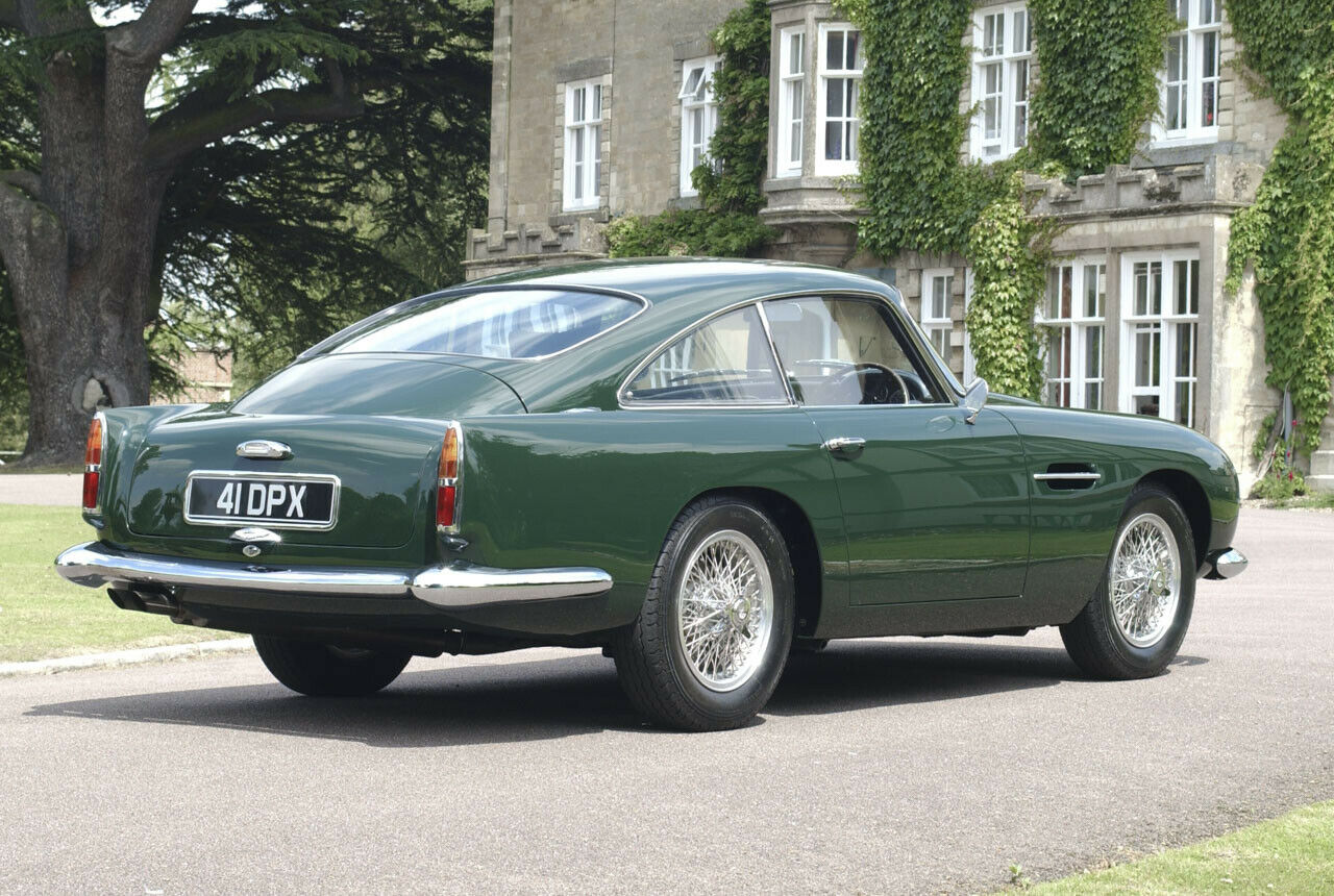 Aston Martin veranstaltet Rennstrecken-Events für die Neuaufbauten