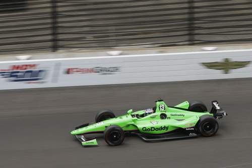 Die Indy500-Wagen sind zwar kleiner als die Formel-1-Rennwagen und weisen weniger Technik auf. Ihrer Geschwindigkeit tut das aber keinen Abbruch
