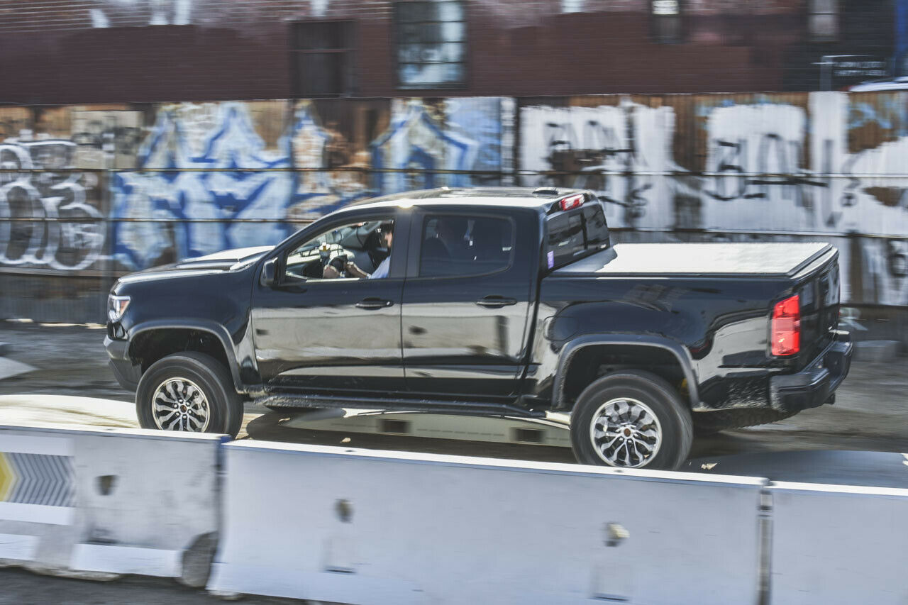In den USA geht der Chevrolet Colorado ZR2 als Midsize durch, hierzulande gibt es kaum größere Pick-ups