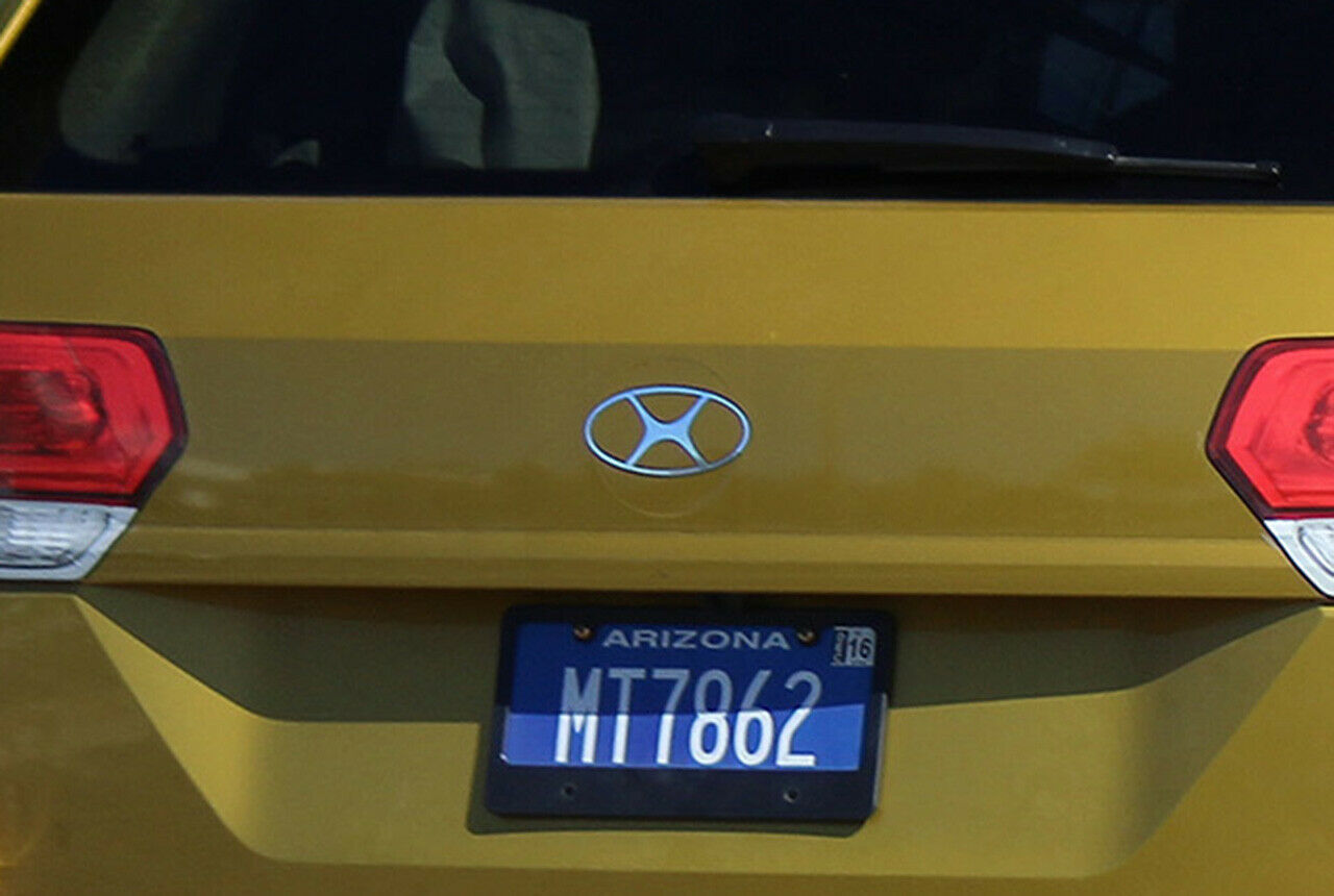 Seltsames Logo, aber bekannt von Erlkönigen des VW Tiguan