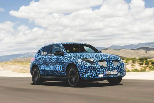Im ersten Elektromodell der neuen Marke EQ konnten wir schon mitfahren. Der EQC kommt 2019 und basiert noch nicht auf der neuen Elektroplattform MEA