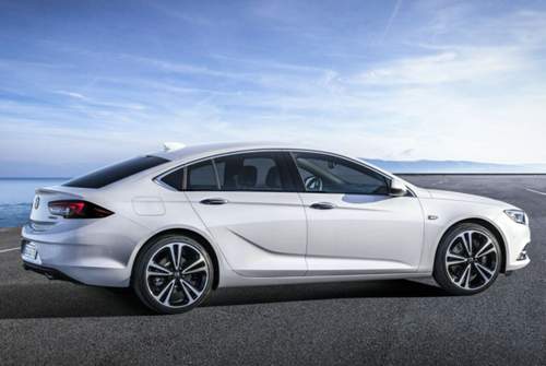 Eine Stufenhecklimousine mit vier Türen baut Opel künftig vermutlich nicht mehr. Das Fließheck muss das auffangen