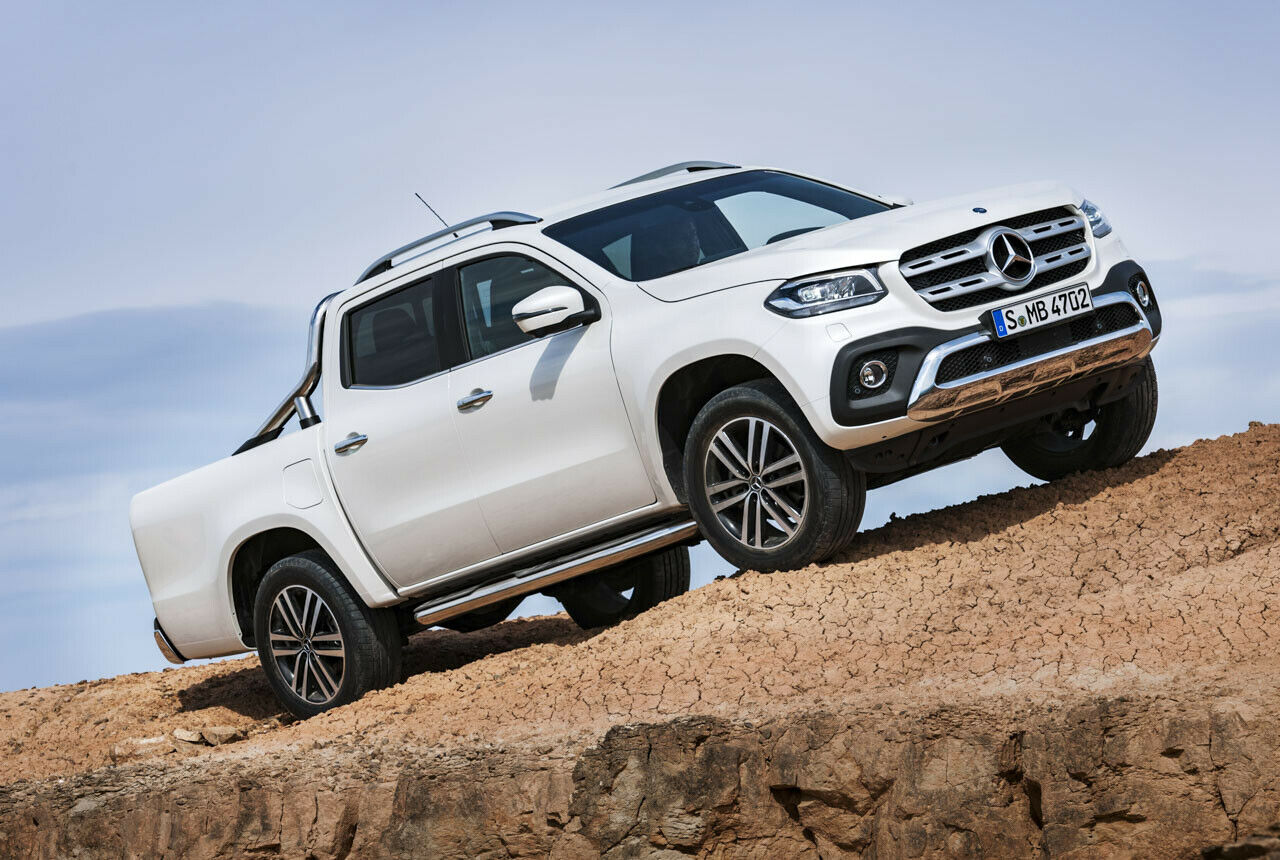 Die X-Klasse kommt nicht immer mit Allradantrieb, die kleinen Diesel fahren serienmäßig mit Hinterradantrieb, der große fährt serienmäßig als 4Matic