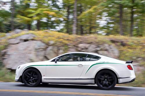 Der V8-Motor des Bentley Continental GT3-R leistet 580 PS und 700 Nm