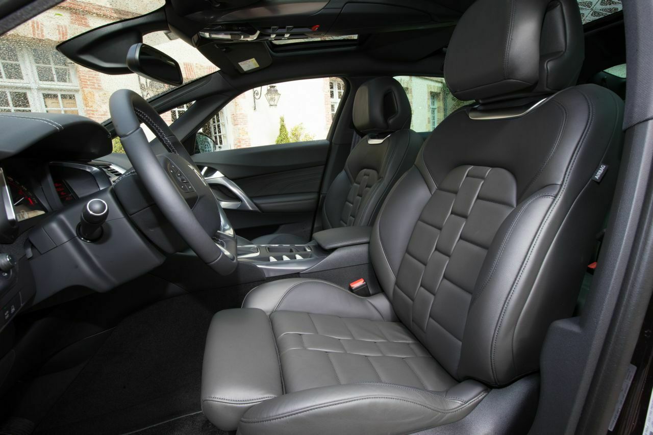 DS 5: Cockpit