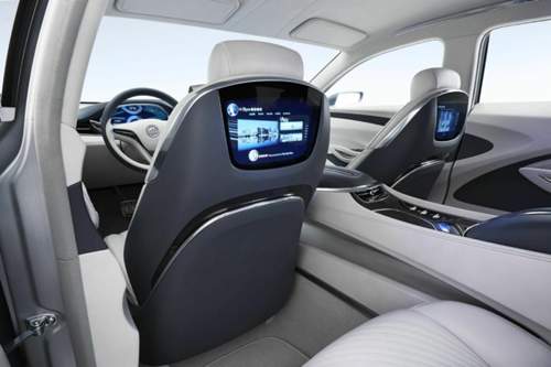 Im Innenraum klar zu erkennen: Beim Buick Avenir handelt es sich noch nicht um ein Serienmodell