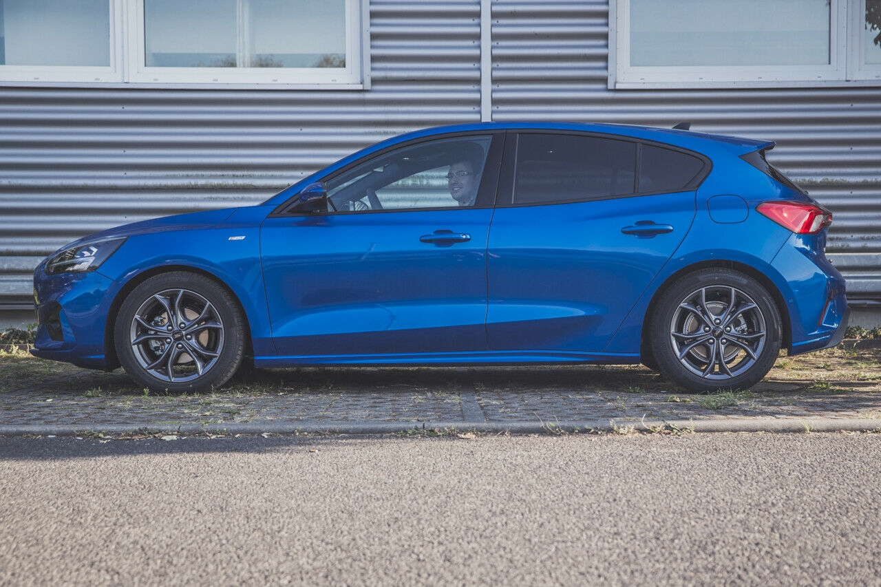 Fords Kernmodell wird mit dem Modellwechsel länger: Mit 4,37 Metern überragt der Focus seinen Vorgänger um rund 1,8 Zentimeter