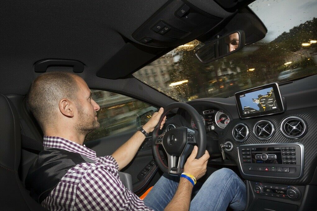 Timo Friedmann am Steuer des A200