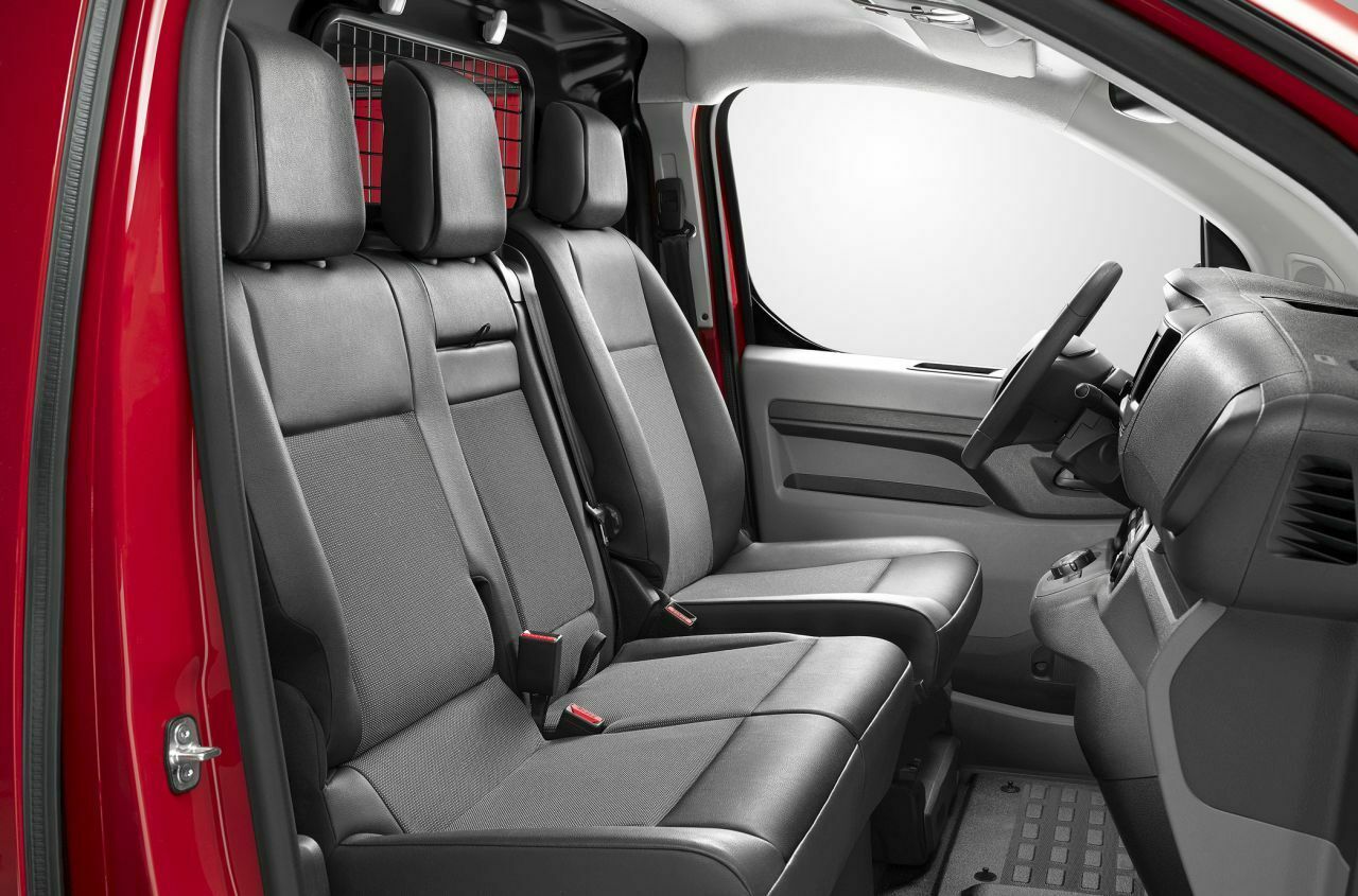 Citroën Jumpy: Blick in die Fahrerkabine