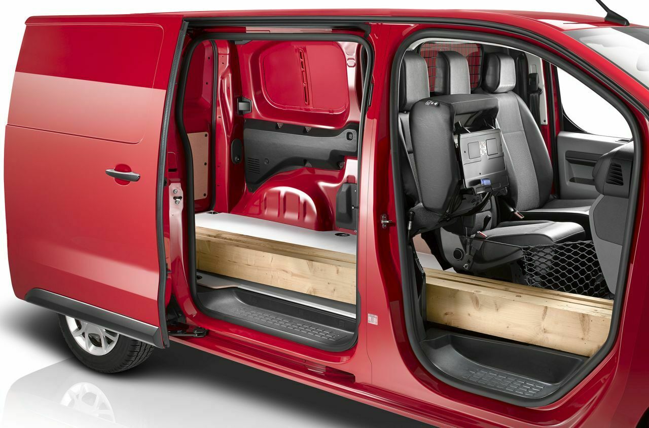 Bis zu vier Meter lädt der Citroën Jumpy, ebenso wie seine Schwestermodelle