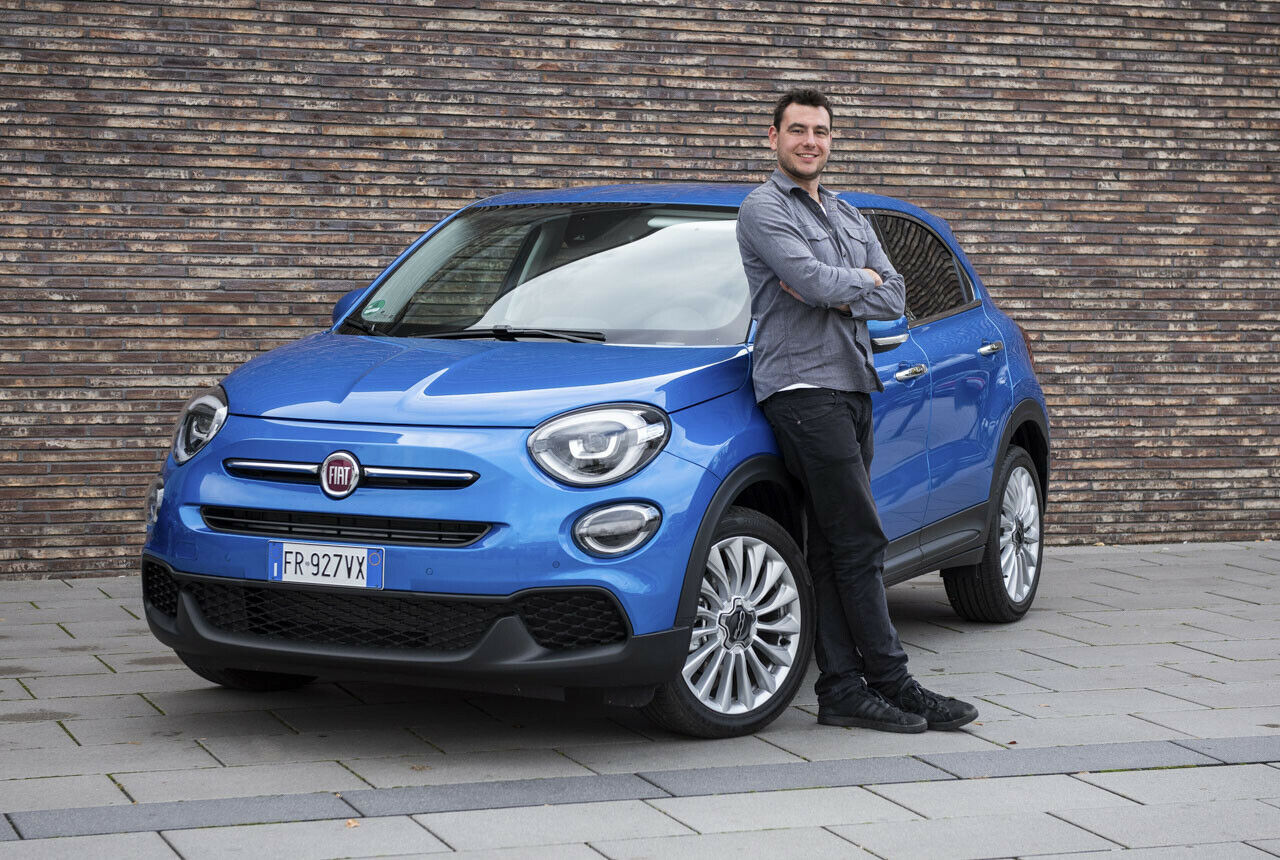 MOTOR-TALK-Redakteur Sven Förster mit dem Fiat 500X - die überarbeitete Variante des Stadt-SUV ist seit September 2018 erhältlich