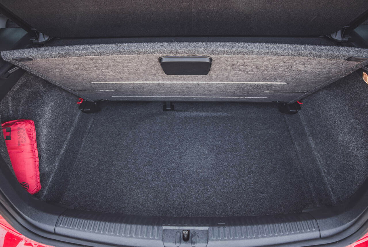 Variabler Kofferraum-Boden im Volkswagen Polo 1,0 Blue Motion Technology