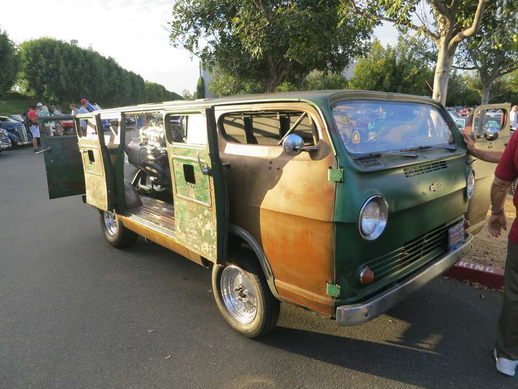 Dieser Chevrolet-Van hat seinen Motor im Laderaum stehen