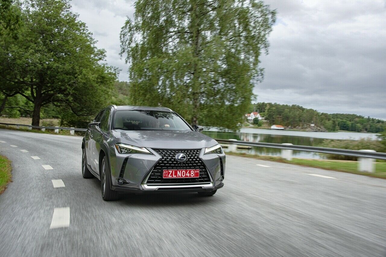 Als eines der ersten Konzernmodelle stecken im Lexus UX die neuen Hybrid-Komponenten des Toyota-Baukastens. Herzstück ist ein 2,0-l-Benzinmotor