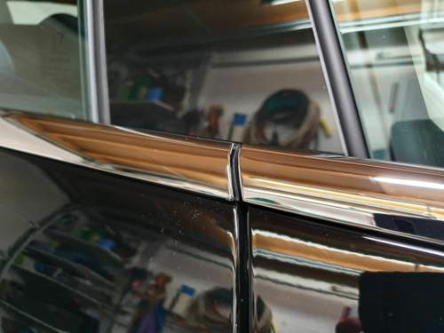 Model-s-raven-detail